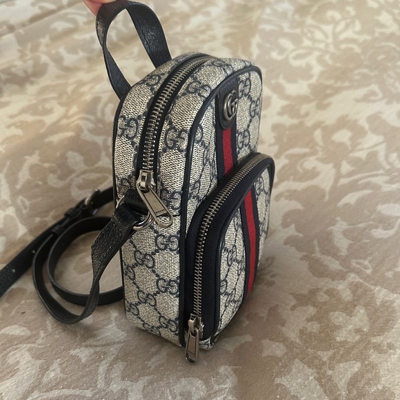 Gucci Beige and Black Crossbody Bag with Red Stripe - Picture 3 of 9